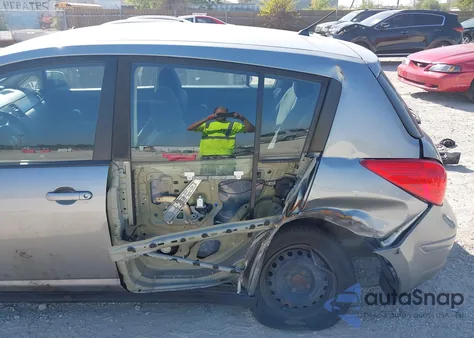 2010 Nissan Versa 1.8S z USA, uszkodzony, nr VIN 3N1BC1CP2AL412099